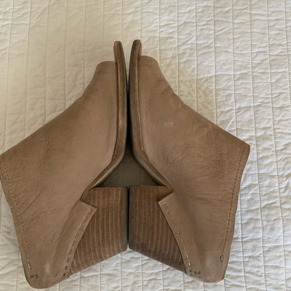 Dolce Vita Tegan tan beige bootie slides, size 10 - Picture 8 of 9